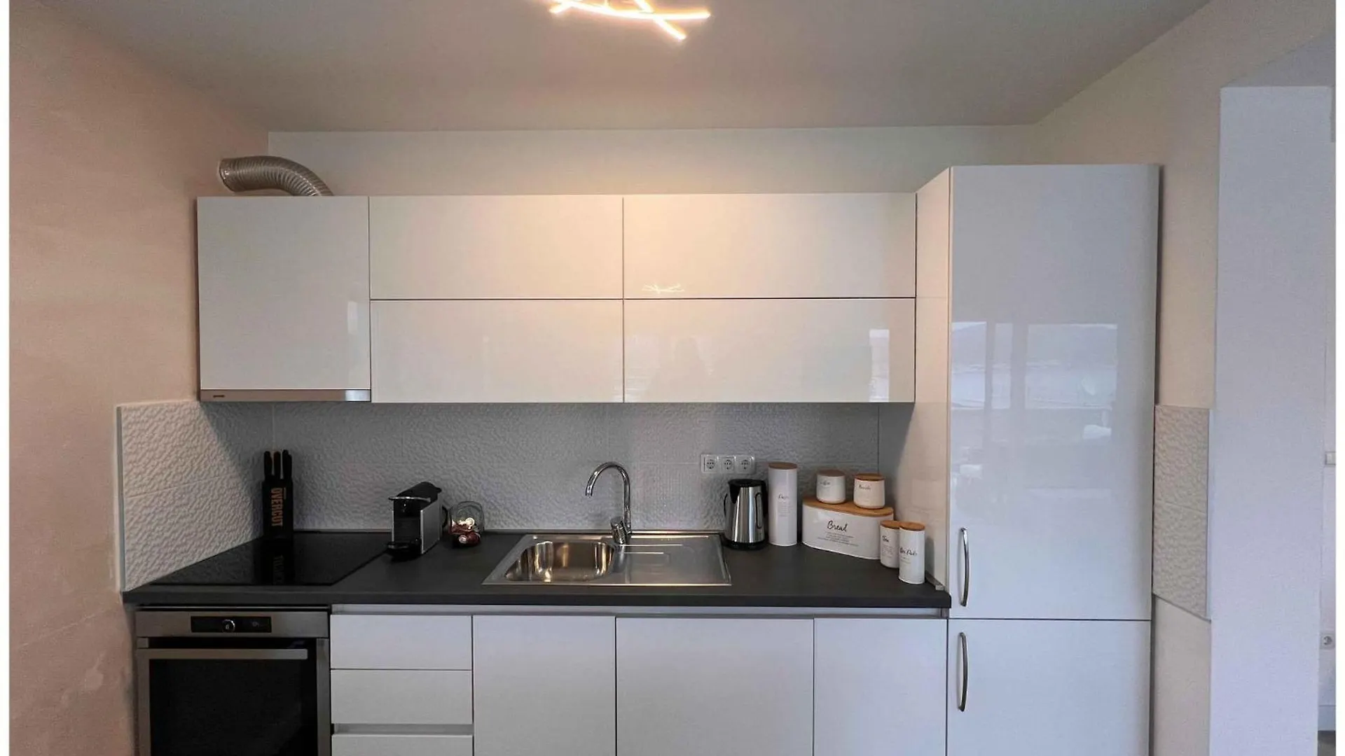 Oceanview Deluxe Penthouse Apartment With 89M2 Living Space & 90M2 Roof Terrace Trogir